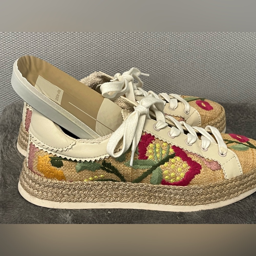 Dolce Vita Azalia Floral Embroidered Espadrille Lace-Up Sneakers. Multicolored 9 - Picture 14 of 16
